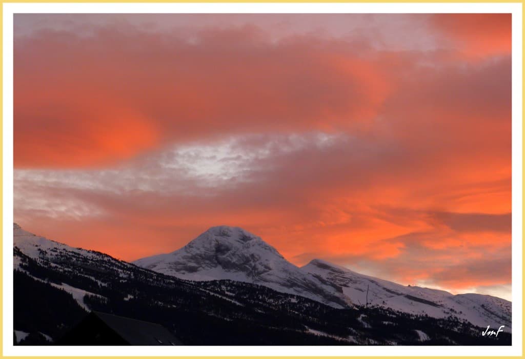 crépuscule enflammé