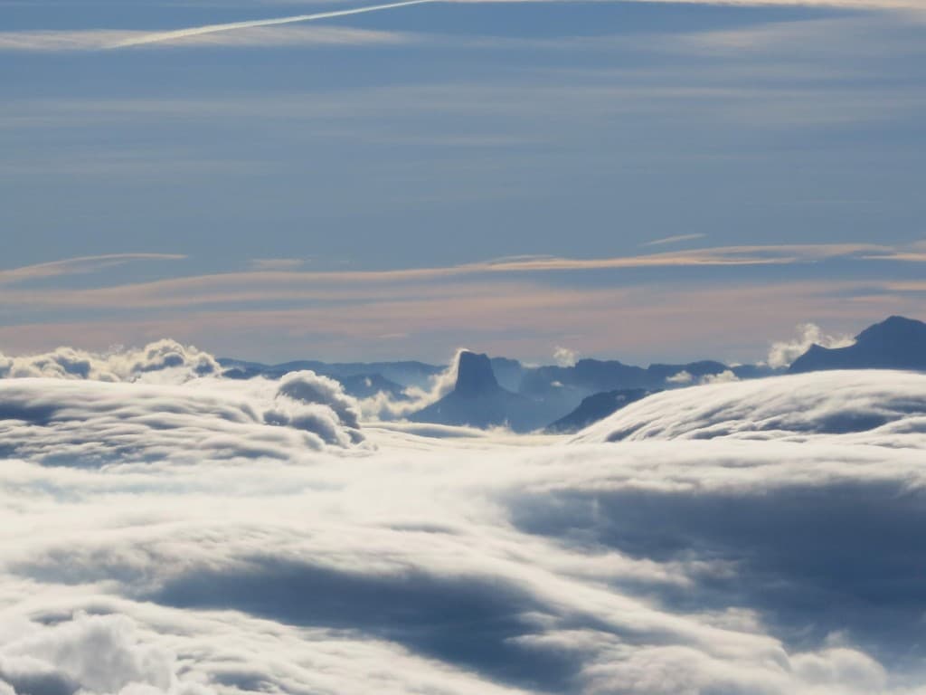 Mont Aiguille & mer de nuage  A.P.