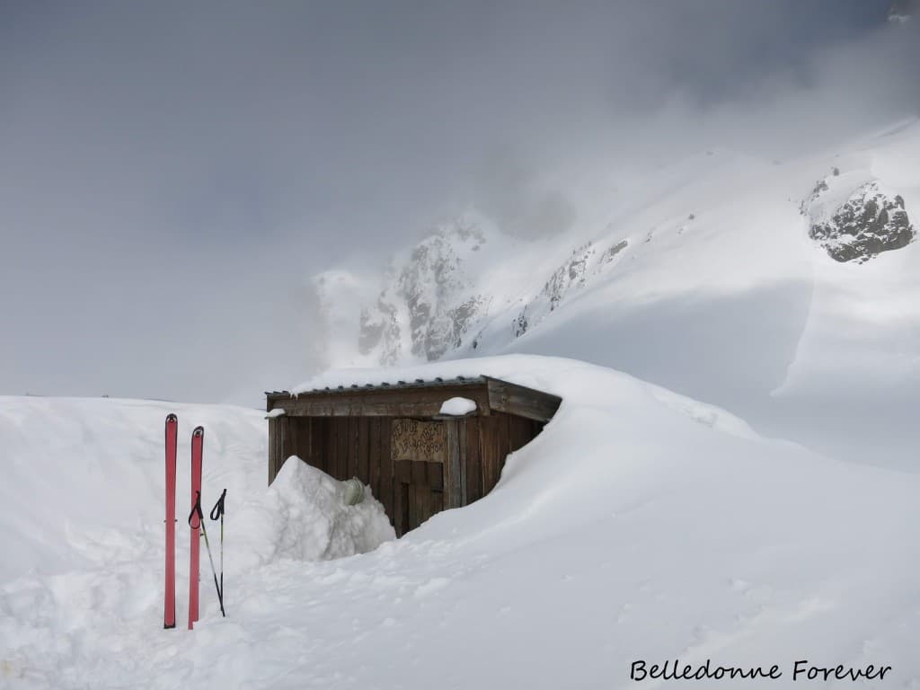 Le refuge des lac Roberts 1998m A.P.