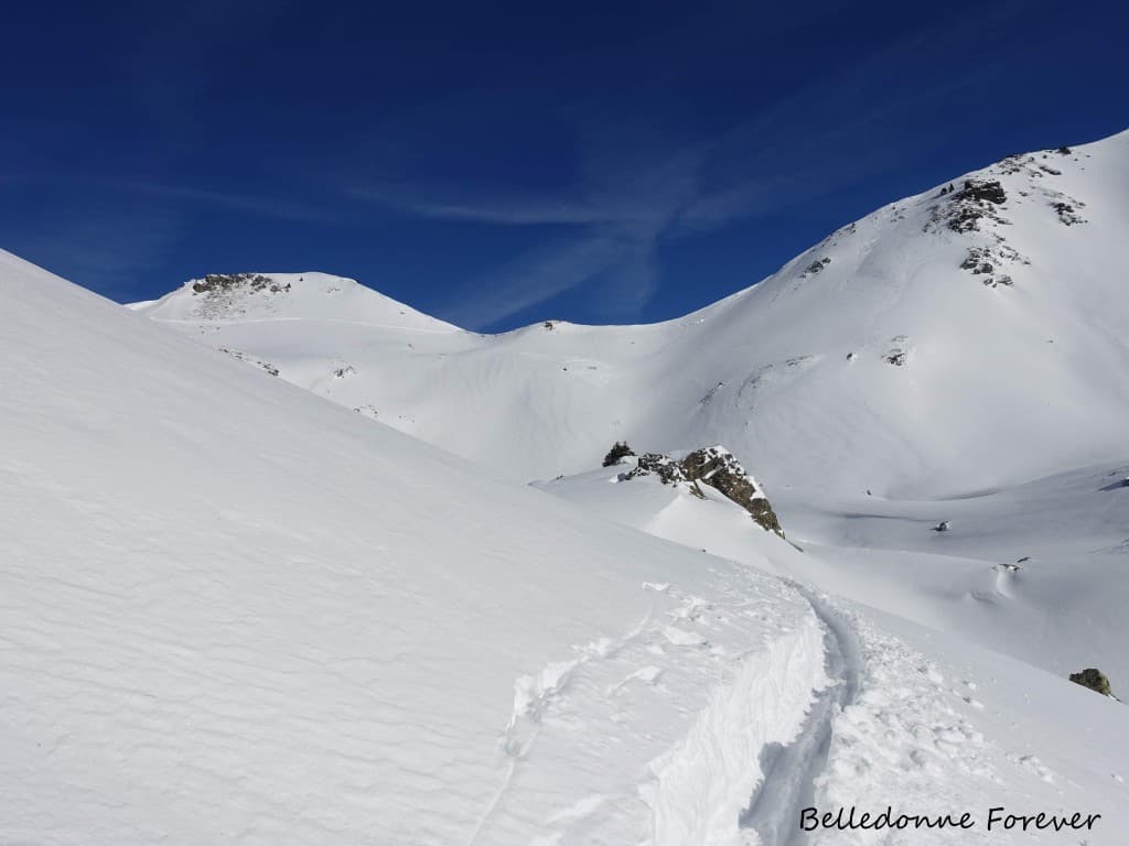 Le vent a transporté la neige A.P.