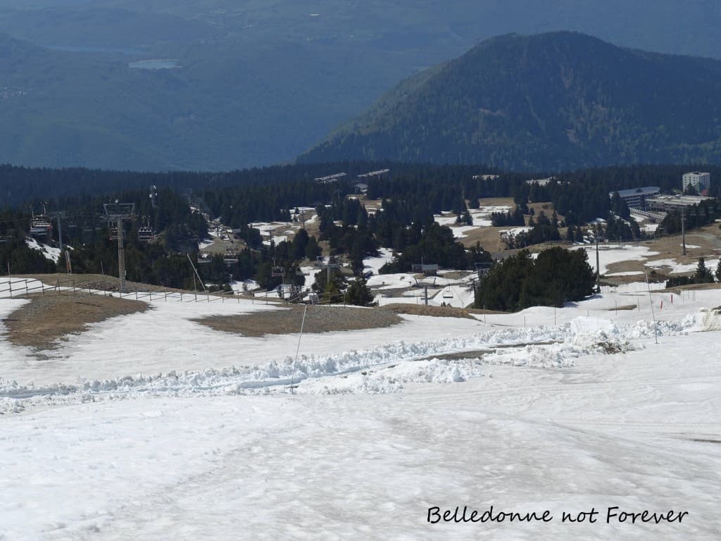 Les dameuses attaquent la neige A.P.
