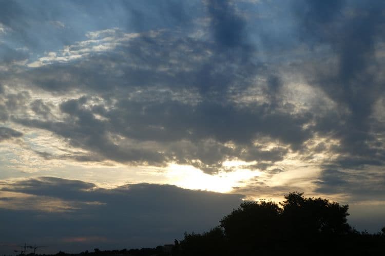 nuages variés hier soir