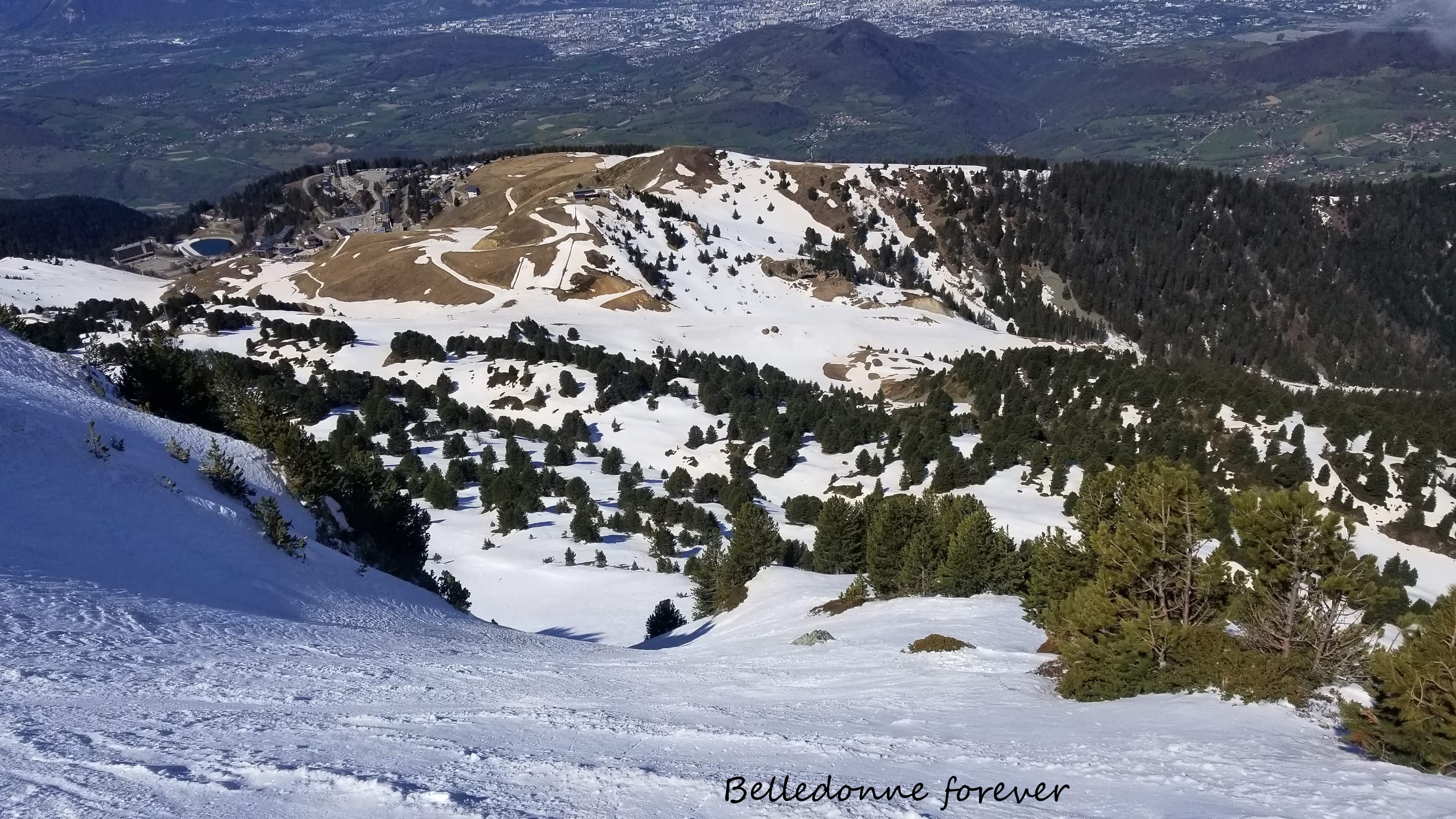 Neige, herbe, foret et Grenoble paysage de printemps avent le retour de la neige A.P.