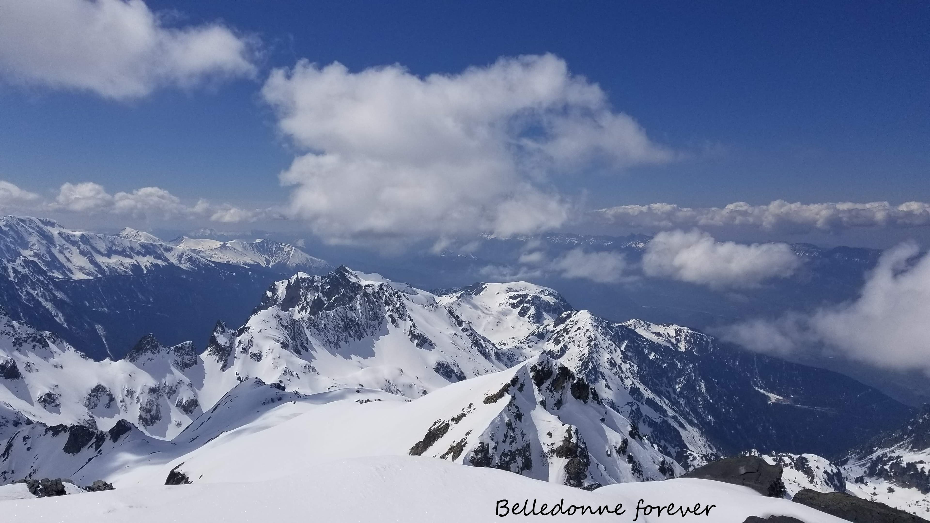 Croix de chamrousse vue depuis la grande Lauzière 2740m ça bourgeonne A.P.