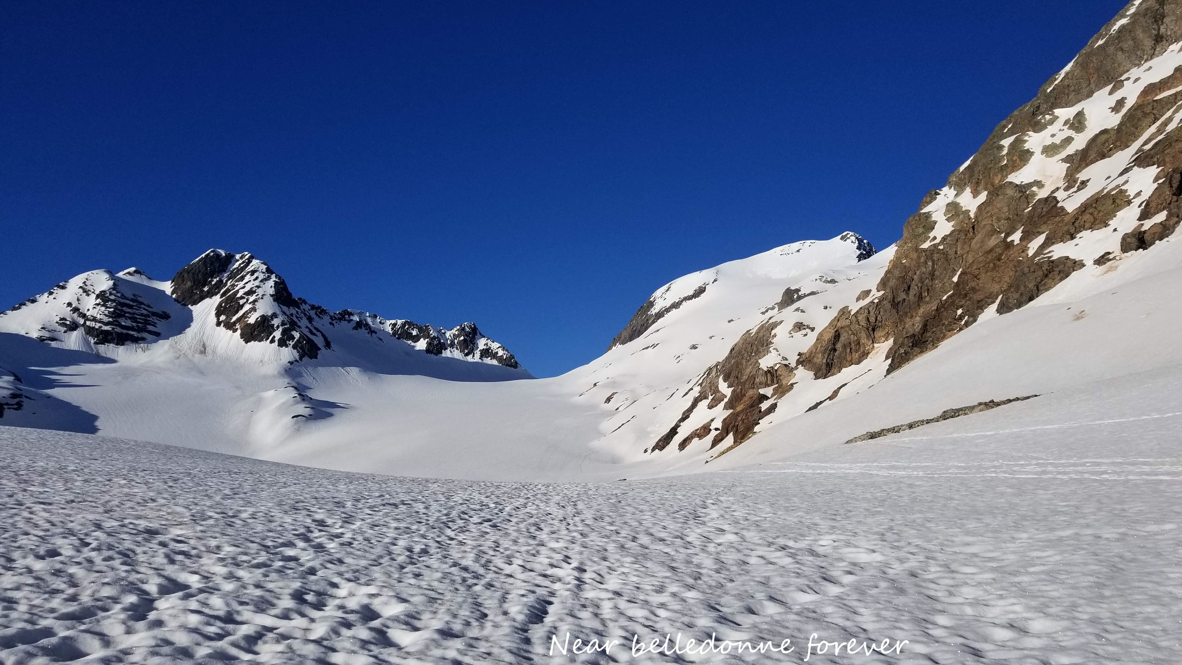 Le glacier de Saint Sorlin en train de disparaitre et de se couper en deux ....  A.P.