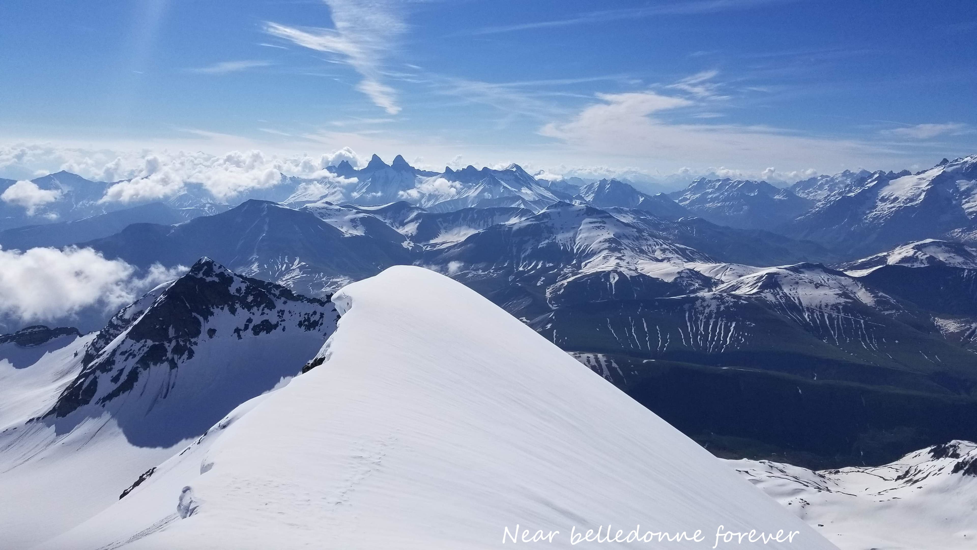 Encore pas mal de neige - vue sur les Aiguilles d'Arves A.P.