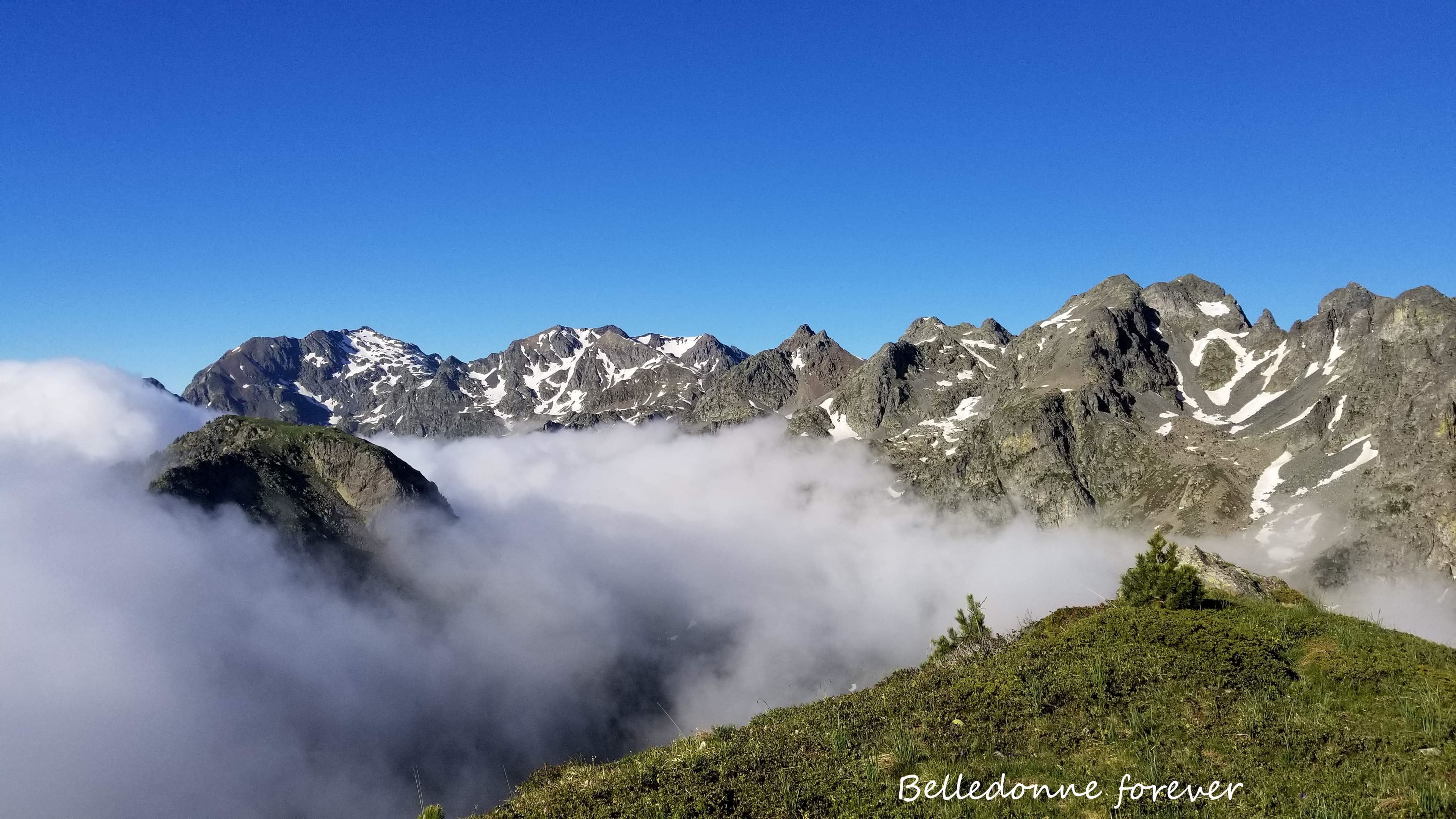 Au-dessus de la mer de nuage A.P.