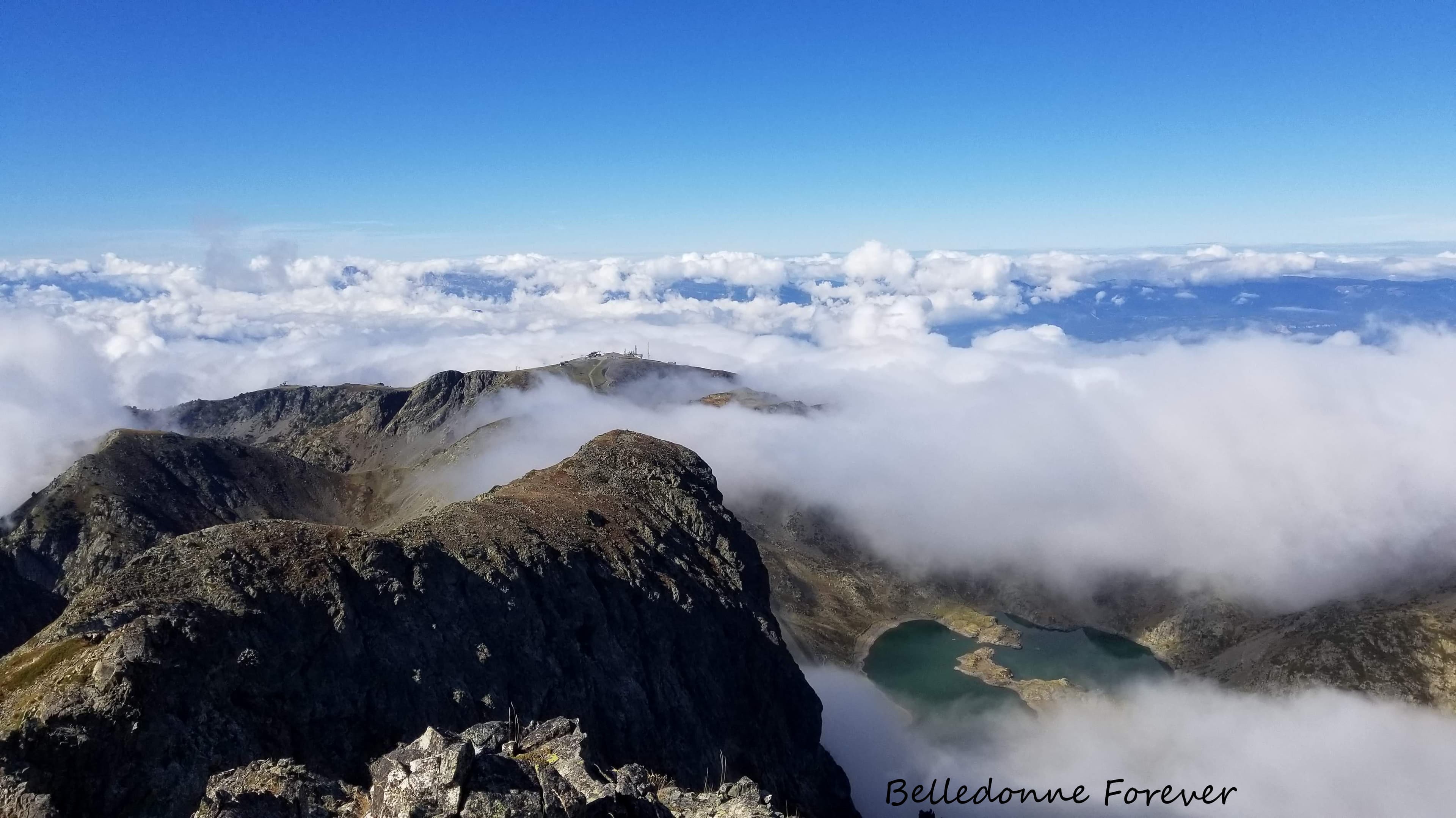 La croix de chamrousse va se faire dépasser par la mer de nuage A.P.