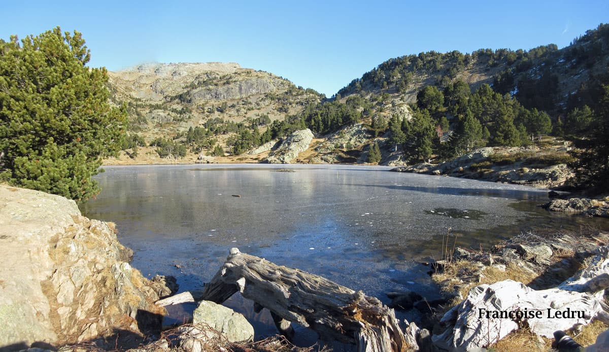 Lac achard gelé