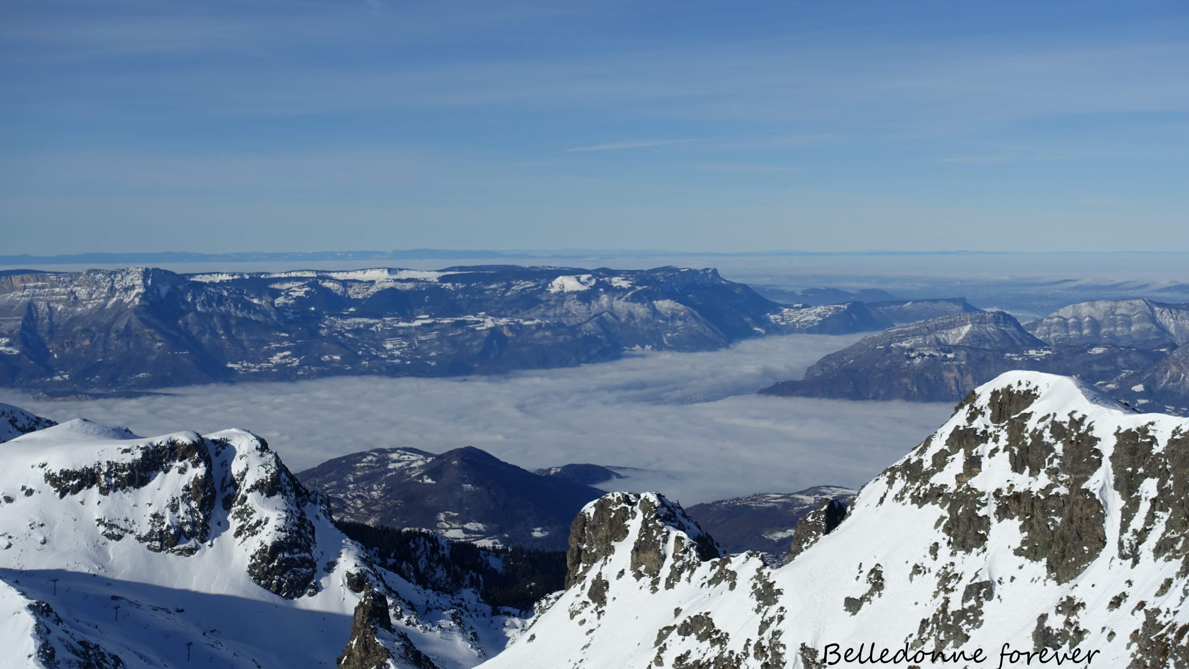 Mer de nuages sur Grenoble -- chaud et pas de vent à 2440m A.P.