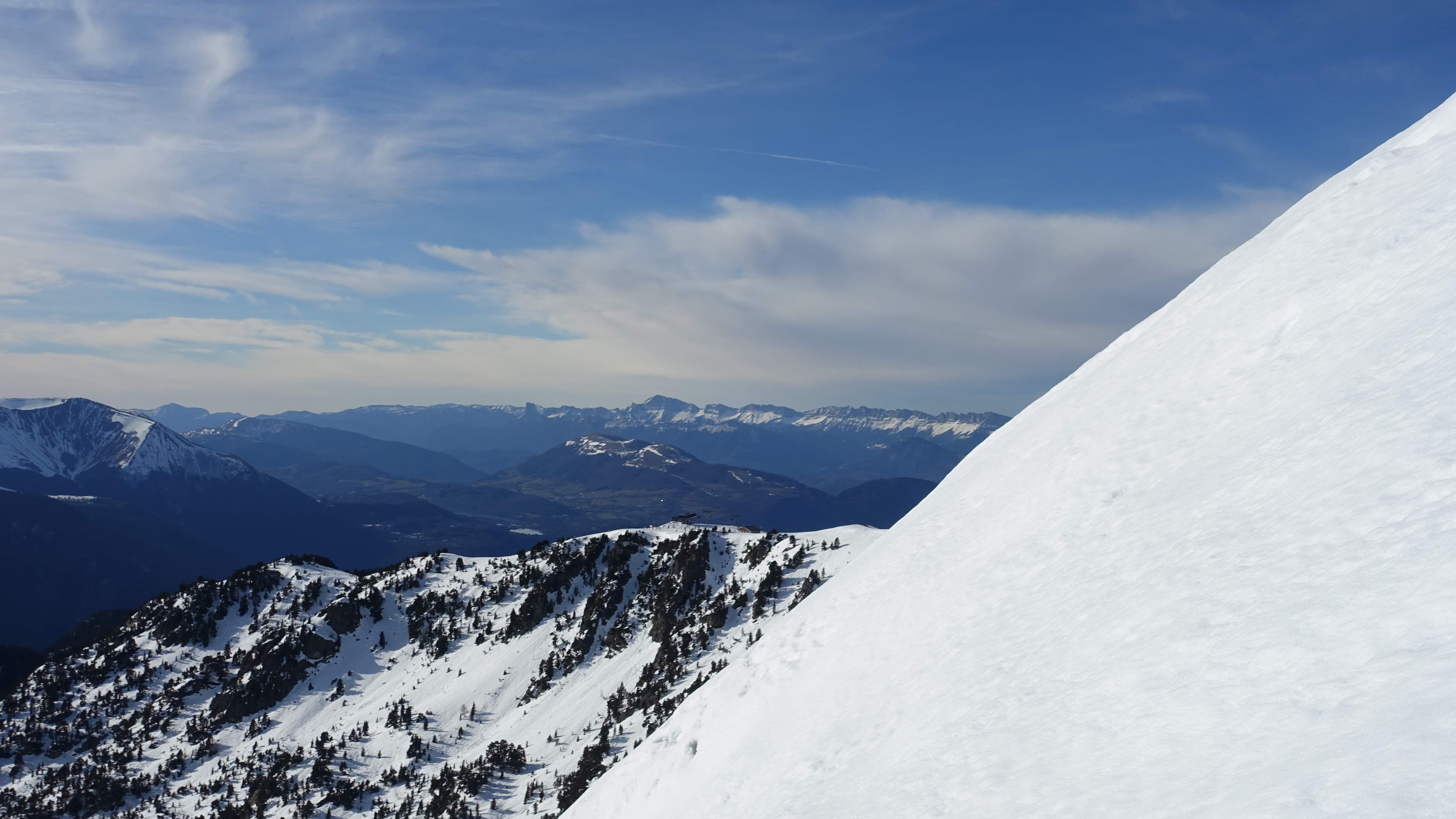 Bonne neige de printemps en sud à 2200m A.P.