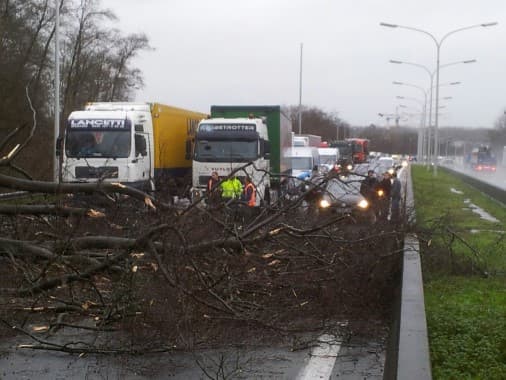Image d'illustration pour Dépression Qumaira - vents forts - graves inondations en Bretagne